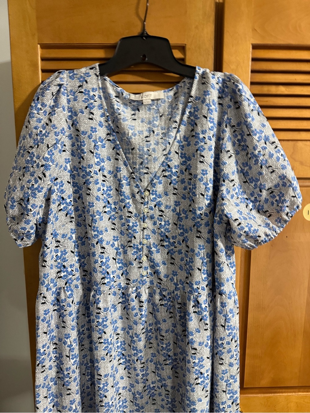 LOFT Blue and White Floral V-Neck Puff Sleeve Dress